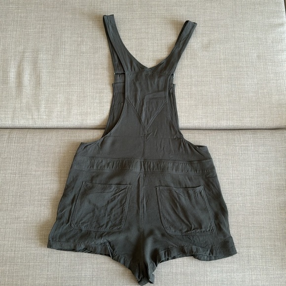 Aritzia Talula Olive Green Romper - Picture 2 of 9
